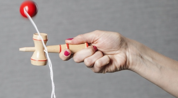 劍球 Kendama 培養節奏感與身體控制